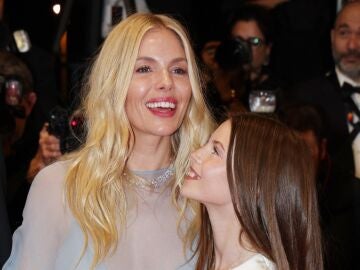 Sienna Miller junto a su hija Marlowe en el Festival de Cannes