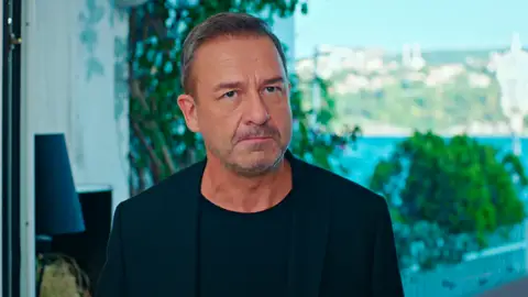 Doğan, furioso con Kumru Doğan, furioso con Kumru