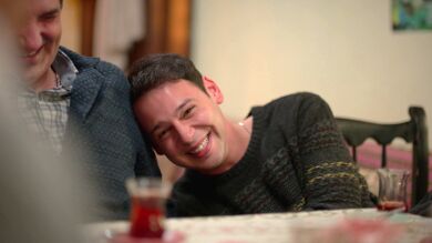 En el último capítulo de Hermanos: Sengül y Fatma vuelven a casa y Orhan evita una nueva desgracia