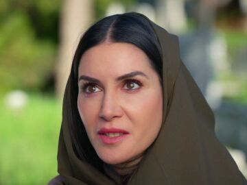 Suzan y Şevval, cara a cara frente a la tumba de Ahmet: &ldquo;Tus hijos alg&uacute;n d&iacute;a descubrir&aacute;n la persona que eres&rdquo; 