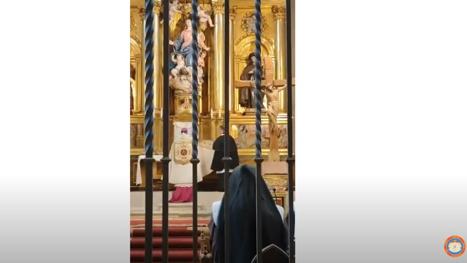 El obispo excomulgado publica un video donde se escucha a las monjas de Burgos cantar en latín