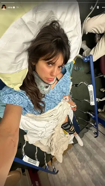 Nina Dobrev sufre una aparatosa caída haciendo motocross Nina Dobrev sufre una aparatosa caída haciendo motocross
