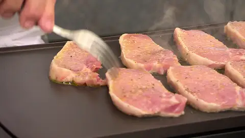 Extiéndelos sobre la plancha Extiéndelos sobre la plancha