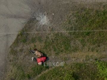 Cadáveres que yacen en las calles de una ciudad ucraniana