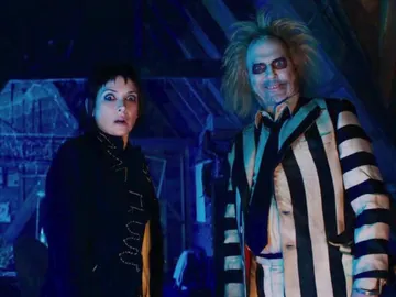 Winona Ryder y Michael Keaton en Bitelchús Bitelchús Winona Ryder y Michael Keaton en Bitelchús Bitelchús