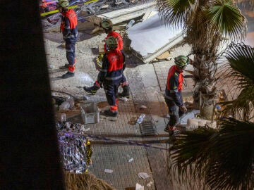 Cuatro personas han fallecido y al menos 27 han resultado heridas al desplomarse en la Playa de Palma 