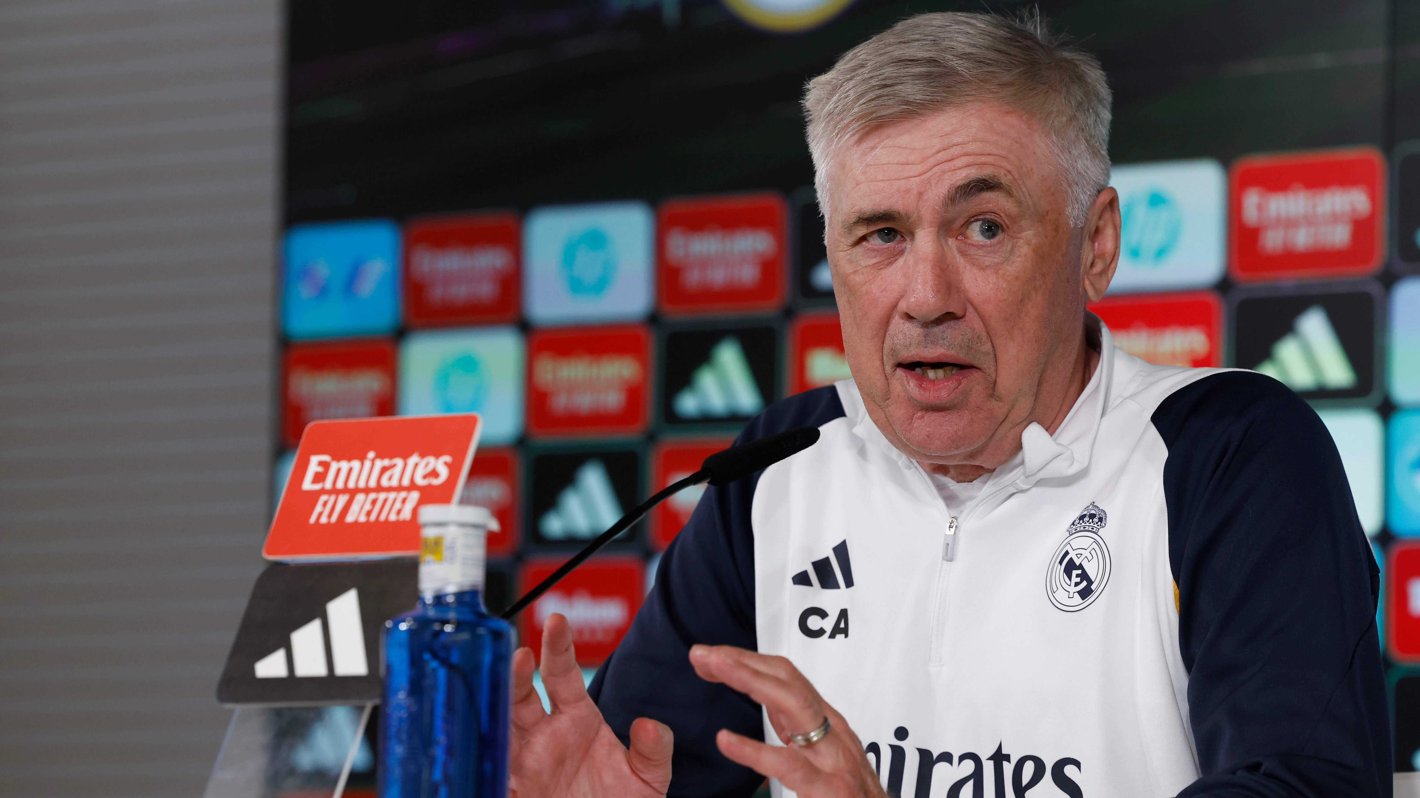 Carlo Ancelotti atiende a los medios de comunicación en rueda de prensa Carlo Ancelotti atiende a los medios de comunicación en rueda de prensa
