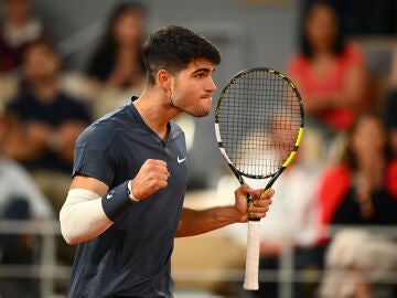 Carlos Alcaraz tras su triunfo ante J.J. Wolf en Roland Garros 