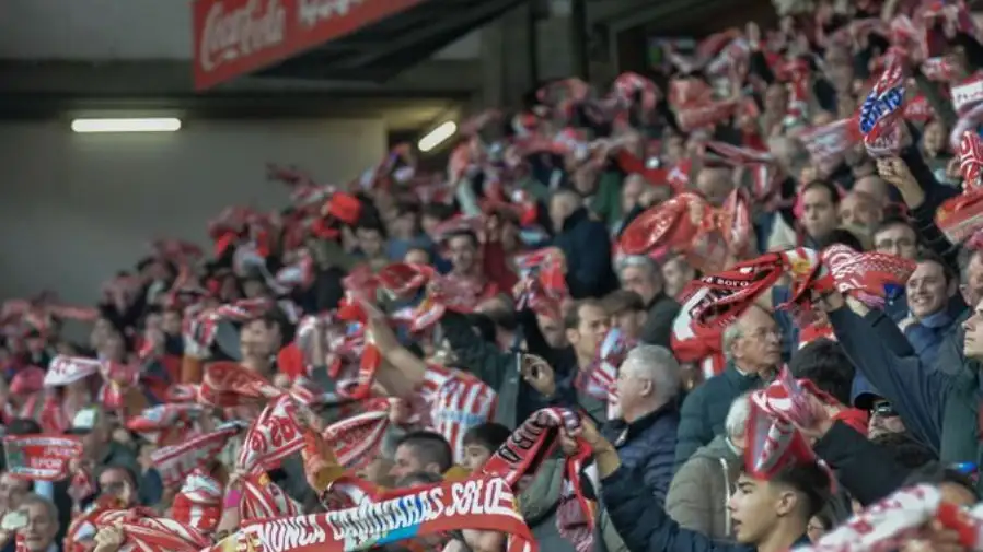 La afición del Sporting de Gijón en El Molinón La afición del Sporting de Gijón en El Molinón