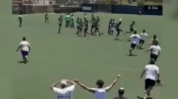 Trifulca en un campo de fútbol con niños de 14 años