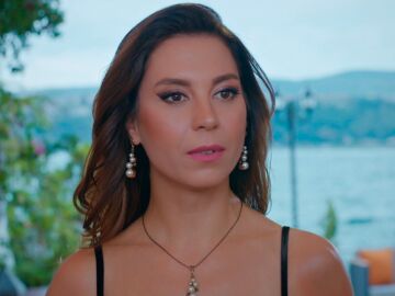 &iexcl;Menudo chasco! Ender se encuentra con la supuesta esposa de Doğan al intentar darle una sorpresa