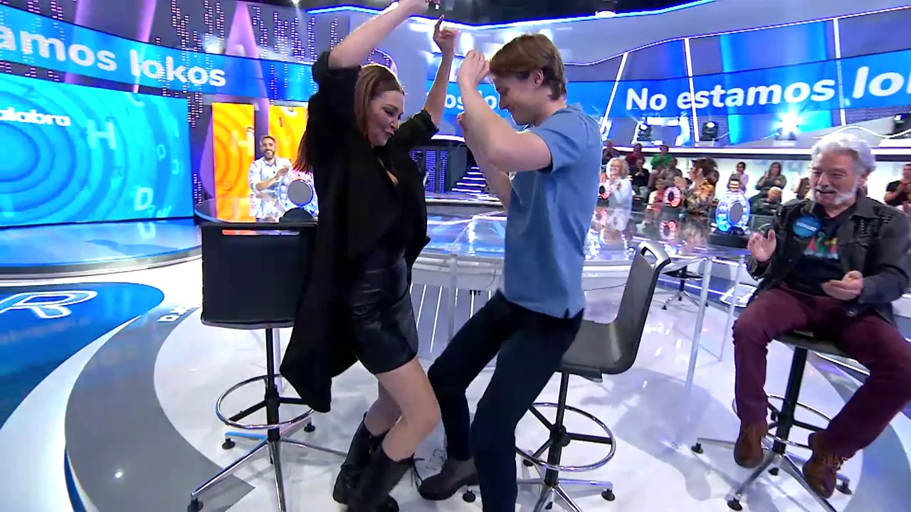 ¡Vena rumbera! Roberto Leal, fascinado ante el flamenco de Manu y Lucía Hoyos ¡Vena rumbera! Roberto Leal, fascinado ante el flamenco de Manu y Lucía Hoyos