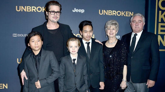 Brad Pitt con sus hijos Maddox, Pax y Shiloh en en el a&ntilde;o 2014 en el estreno de Unbroken