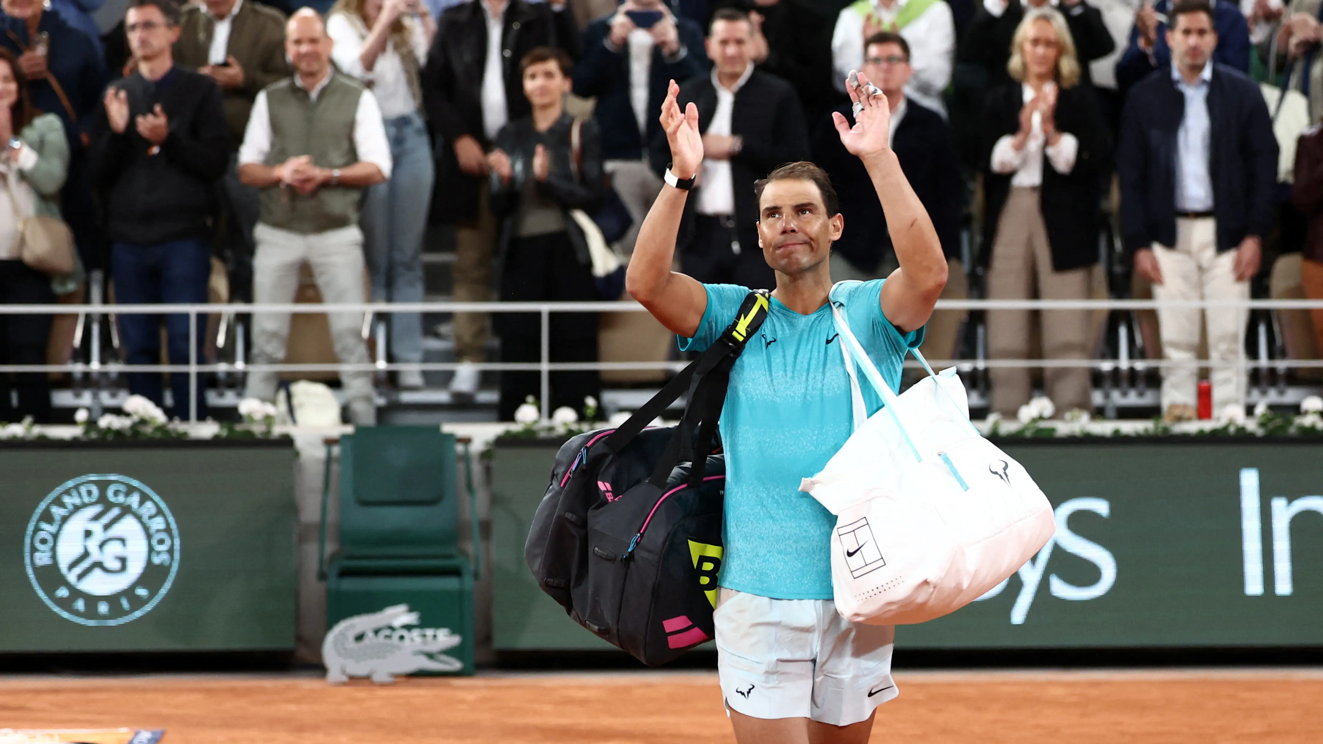 Rafa Nadal agradece el apoyo del público de Roland Garros tras su derrota ante Zverev Rafa Nadal agradece el apoyo del público de Roland Garros tras su derrota ante Zverev