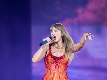 Taylor Swift en su concierto en París