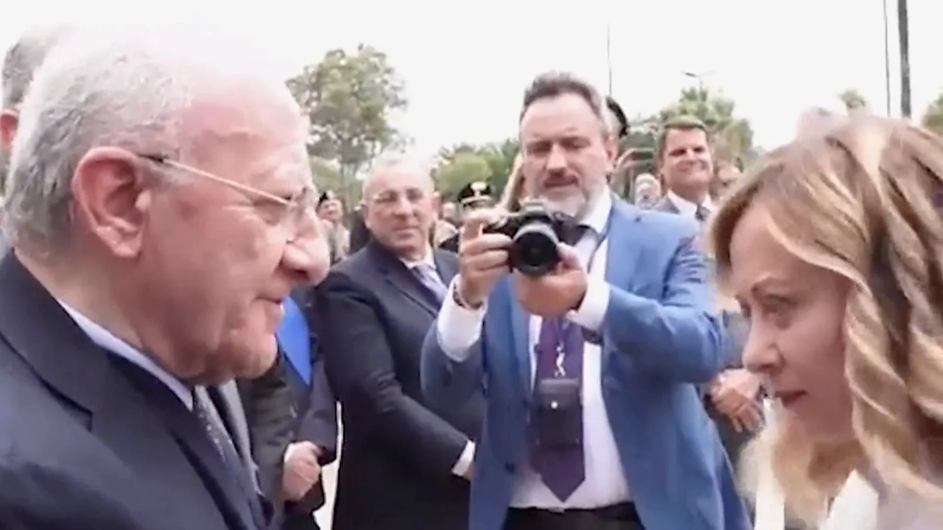 Saludo de Meloni a De Luca Antena 3 Noticias