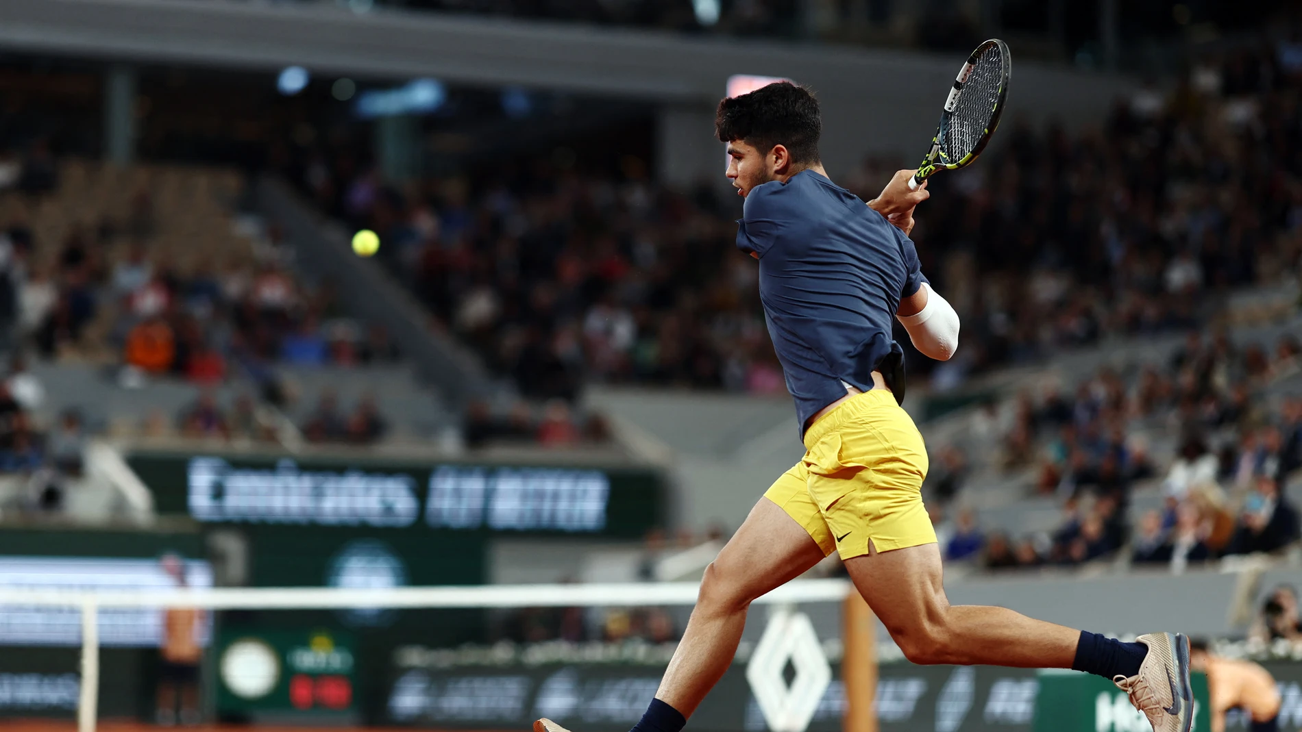 Carlos Alcaraz, en acción ante Jesper de Jong Carlos Alcaraz, en acción ante Jesper de Jong