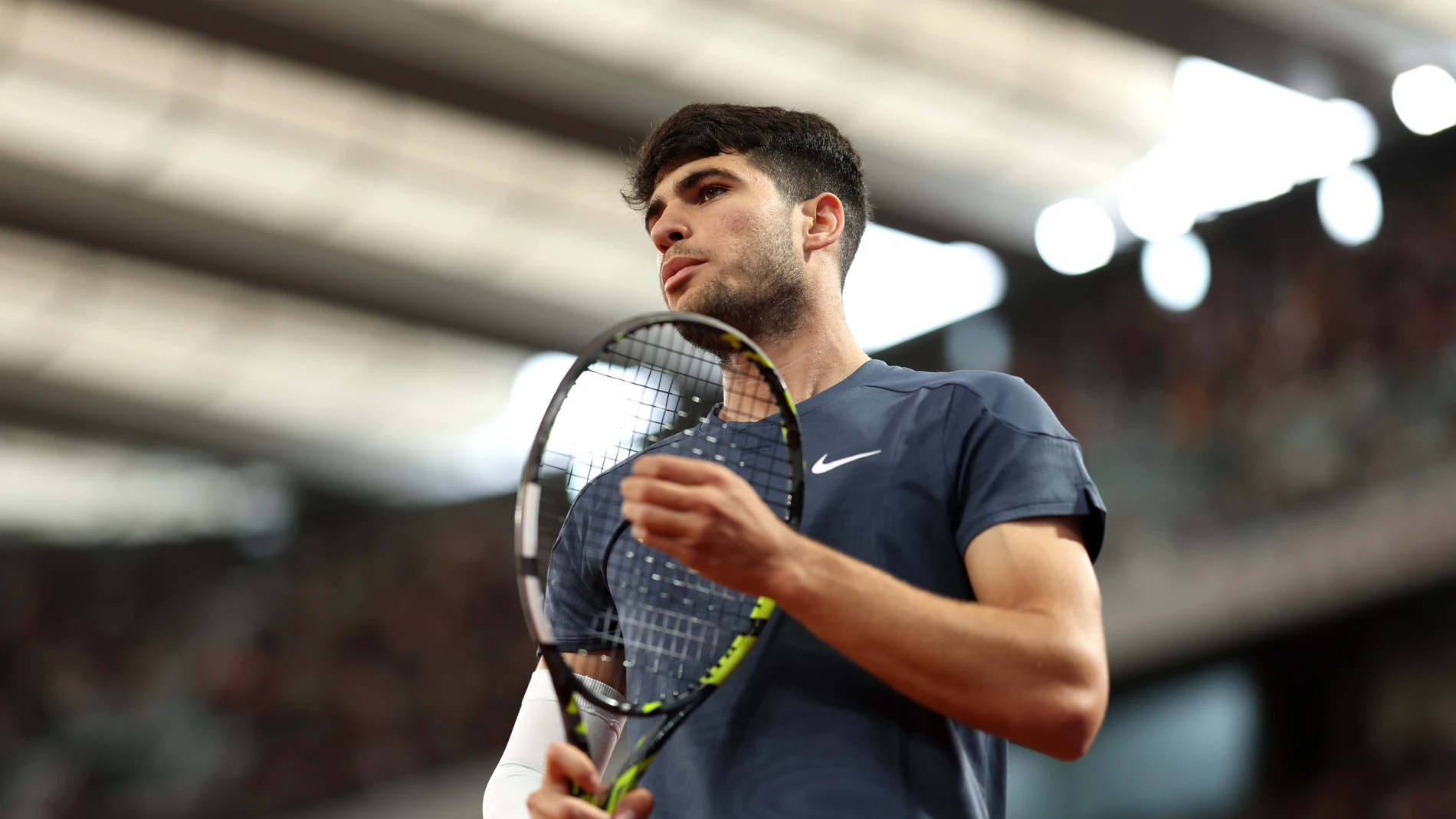 Carlos Alcaraz durante el partido de segunda ronda de Roland Garros ante Jesper de Jong Carlos Alcaraz durante el partido de segunda ronda de Roland Garros ante Jesper de Jong