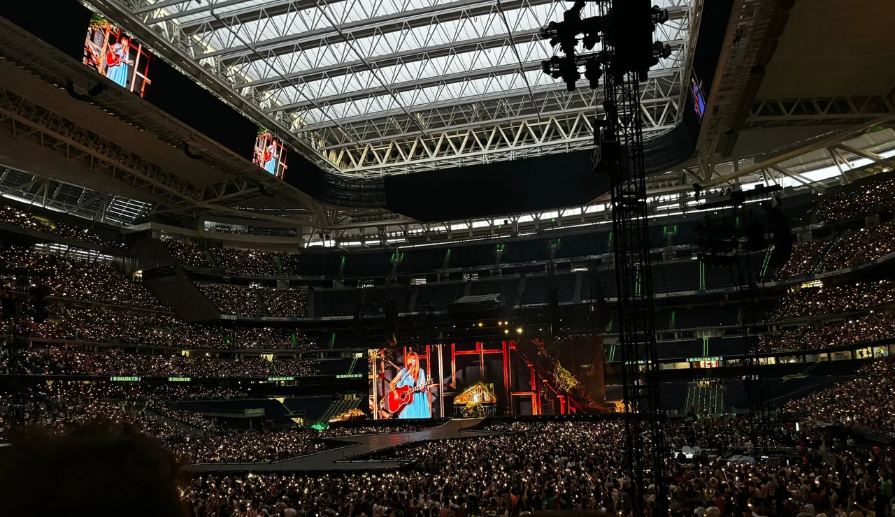Imagen del concierto de Taylor Swift este miércoles en el Santiago Bernabéu