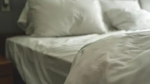 Cama con edredón Cama con edredón