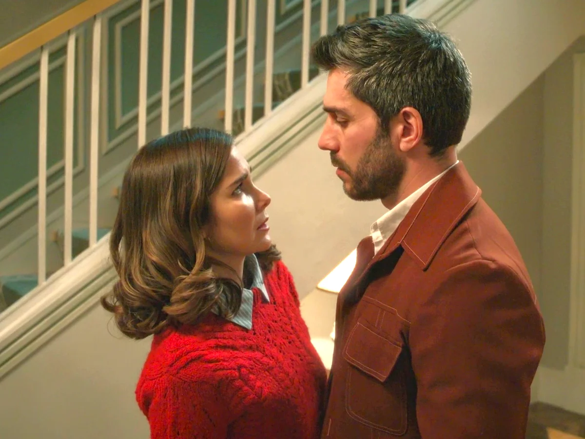 Avance del próximo capítulo de Sueños de libertad: Begoña y Andrés, a punto de besarse cuando alguien les sorprende...¿Quién será?