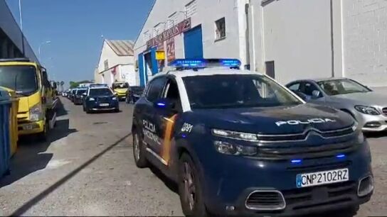 Pone la piel de gallina: as&iacute; dan su &uacute;ltimo adi&oacute;s los agentes de la Polic&iacute;a Nacional de C&aacute;diz a su jefe reciente fallecido