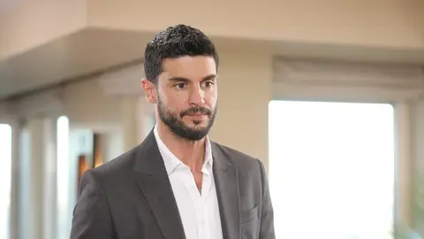 Çağatay intenta recuperar a Yildiz Çağatay intenta recuperar a Yildiz