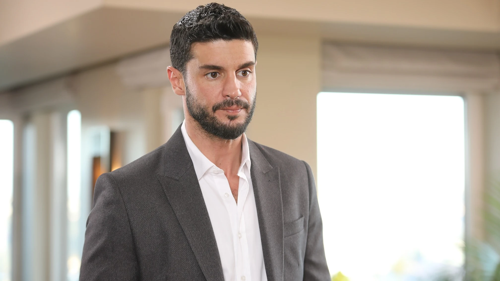 Çağatay intenta recuperar a Yildiz Çağatay intenta recuperar a Yildiz