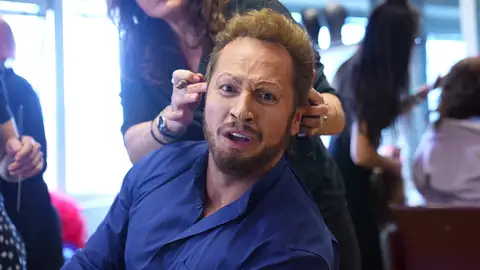 En maquillaje: David Bustamante pide "auxilio" y Supremme de Luxe desata la locura En maquillaje: David Bustamante pide "auxilio" y Supremme de Luxe desata la locura