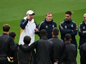 Carlo Ancelotti dando una charla a sus jugadores un día antes de la final de Champions League Carlo Ancelotti dando una charla a sus jugadores un día antes de la final de Champions League