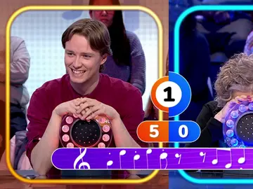 La confusión de Manu y Vicky con este tema de dos conocidos cantantes: “Estarán tirándose de los pelos” La confusión de Manu y Vicky con este tema de dos conocidos cantantes: “Estarán tirándose de los pelos”