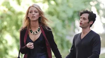 Blake Lively y Penn Badgley rondando Gossip Girl en Central Park en 2012