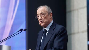Florentino P&eacute;rez, en la sede de la Comunidad de Madrid