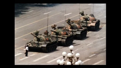 Foto hist&oacute;rica en la Plaza de Tiananmen