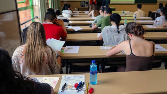 Imagen de varios estudiantes Imagen de varios estudiantes