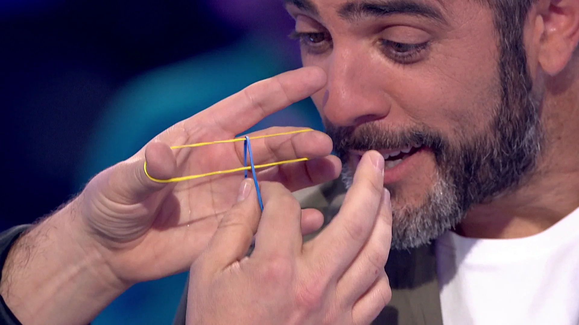 La magia de Jorge Blass en Pasapalabra escapa a los ojos de Roberto Leal La magia de Jorge Blass en Pasapalabra escapa a los ojos de Roberto Leal