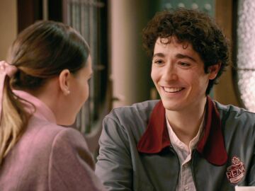 Claudia sigue los consejos de Fina y&hellip; &iexcl;acepta la propuesta de matrimonio de Mateo! 