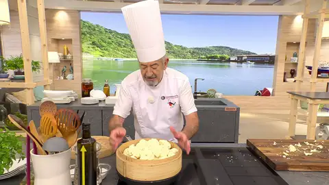 Cuece la coliflor durante 15-20 minutos y resérvala Cuece la coliflor durante 15-20 minutos y resérvala