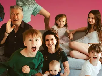 Alec e Hilaria Baldwin anuncian un reality junto a sus 7 hijos Alec e Hilaria Baldwin anuncian un reality junto a sus 7 hijos