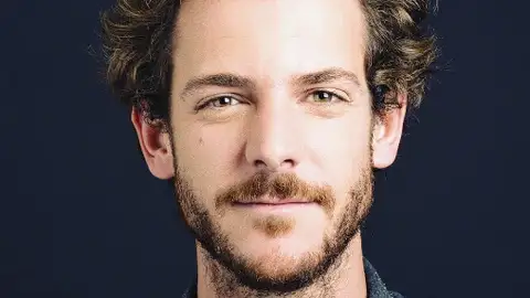 ¿De qué te suena Guillermo Barrientos? Conoce todo sobre el actor que interpreta a Luis Merino en Sueños de libertad ¿De qué te suena Guillermo Barrientos? Conoce todo sobre el actor que interpreta a Luis Merino en Sueños de libertad