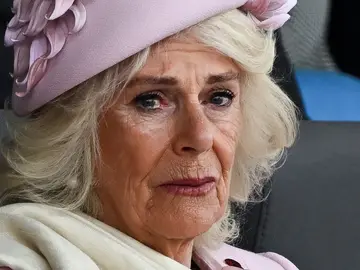 La reina Camilla en los actos conmemorativos por el Día D La reina Camilla en los actos conmemorativos por el Día D