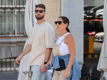 David Rodríguez y Anabel Pantoja paseando por Madrid David Rodríguez y Anabel Pantoja paseando por Madrid
