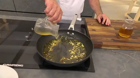 Vierte el whsiky y dale un hervor Vierte el whsiky y dale un hervor