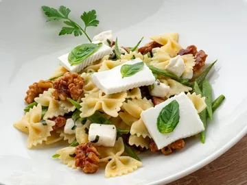 Lacitos con judías verdes y queso fresco de cabra, de Karlos Arguiñano: "Os vais a llevar una sorpresa muy agradable" Lacitos con judías verdes y queso fresco de cabra, de Karlos Arguiñano: "Os vais a llevar una sorpresa muy agradable"