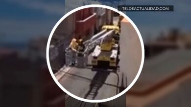 Dos mujeres son rescatadas por los bomberos al quedar atrapadas en una azotea cuando intentaban okupar una casa en Gran Canaria