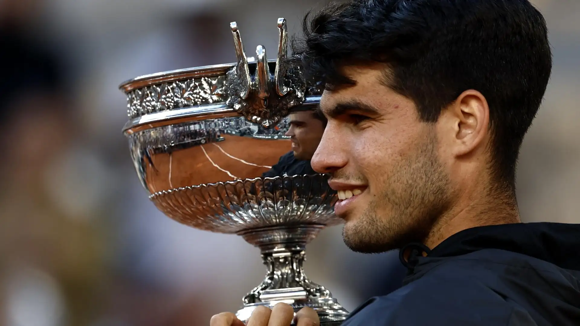 Carlos Alcaraz tras ganar Roland Garros 2024 Carlos Alcaraz tras ganar Roland Garros 2024