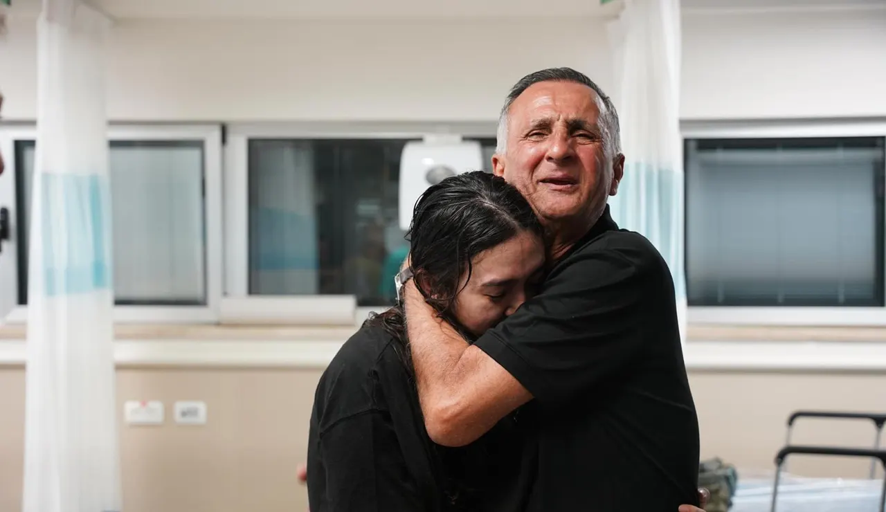 Noa Argamani, una de las rehenes israelíes rescatadas