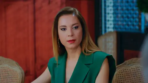 Arzu queda como una mentirosa Arzu queda como una mentirosa