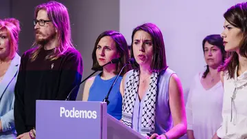 Irene Montero comparece durante el seguimiento de la jornada electoral en la sede nacional de Podemos, este domingo