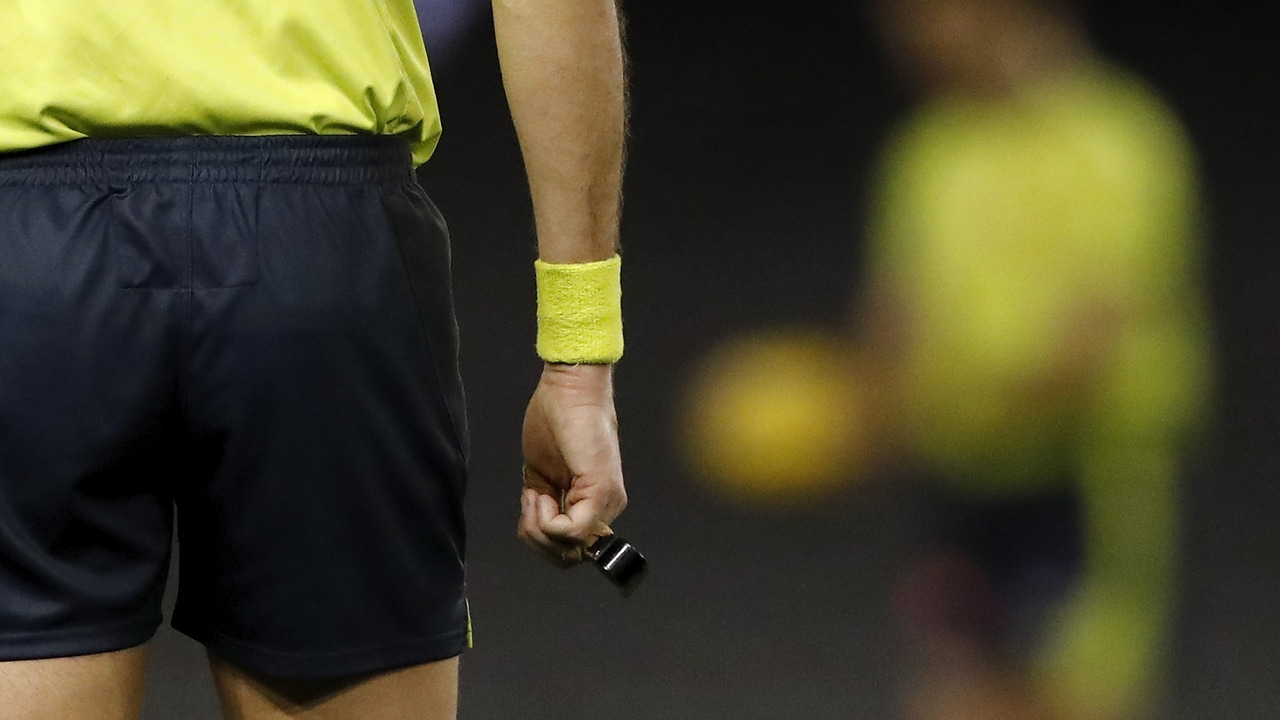 Hospitalizado un árbitro que quedó inconsciente tras ser agredido por el Padre de un Jugador en Burgos Hospitalizado un árbitro que quedó inconsciente tras ser agredido por el Padre de un Jugador en Burgos